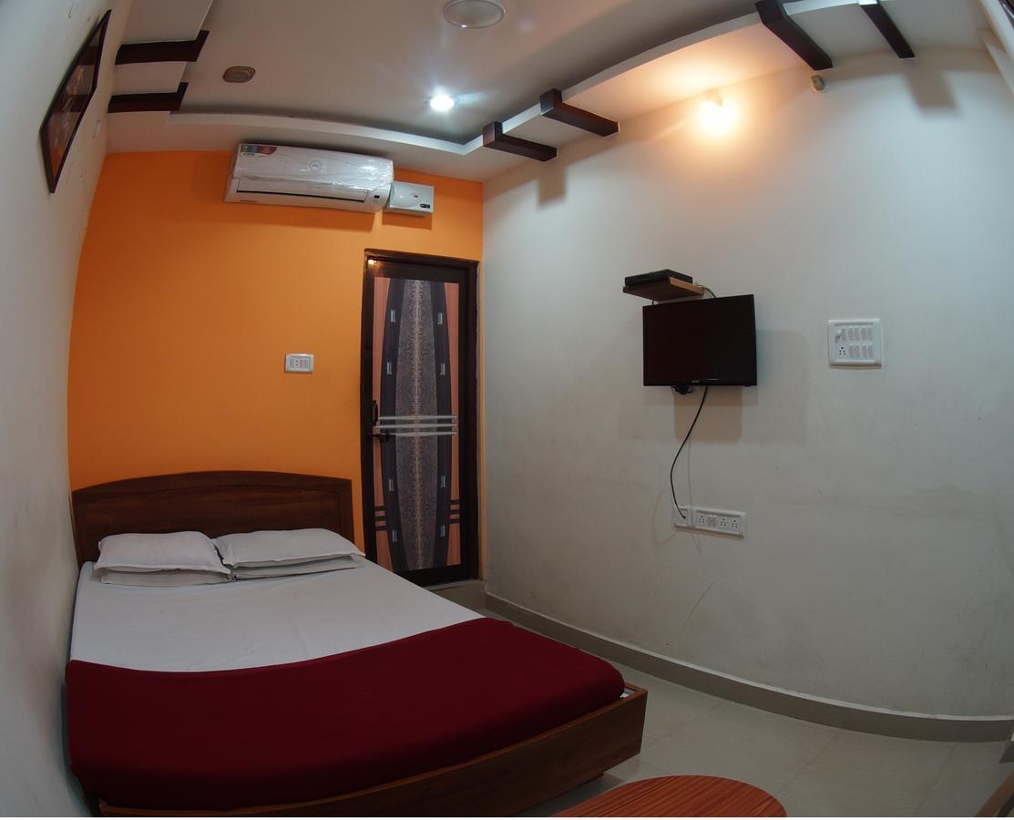 Oyo Flagship 74392 Hotel Mahesh Residency Hyderabad Exterior foto